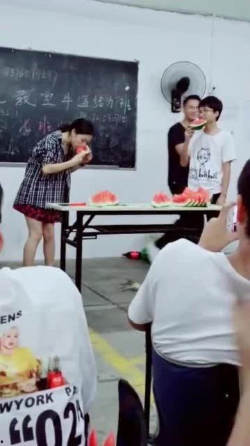 佛山女教师吃瓜,一场网络热议的幕后真相